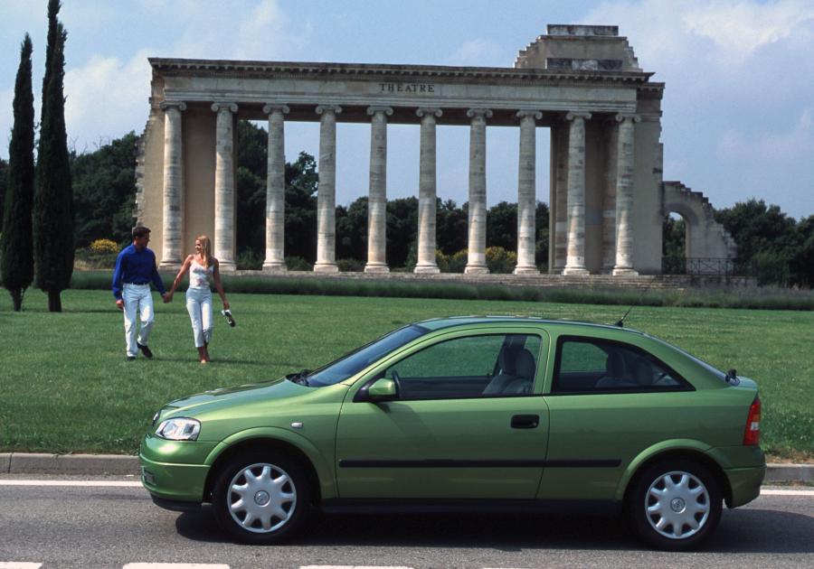  Opel Astra 3-Door (G) 1998 года  (фото 14 из 36)